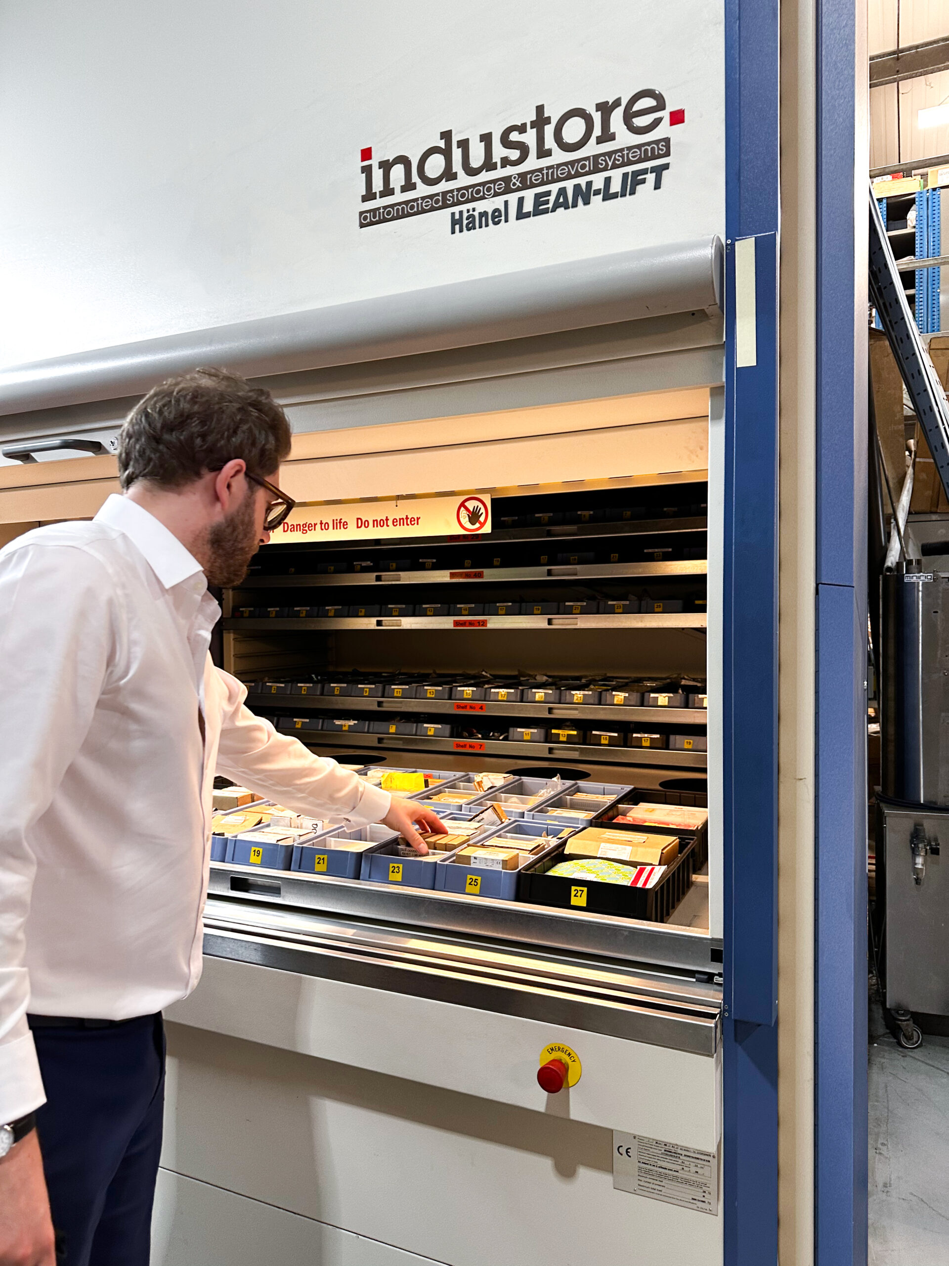 Critical spare parts stored in Industore Lean-Lifts (VLM)