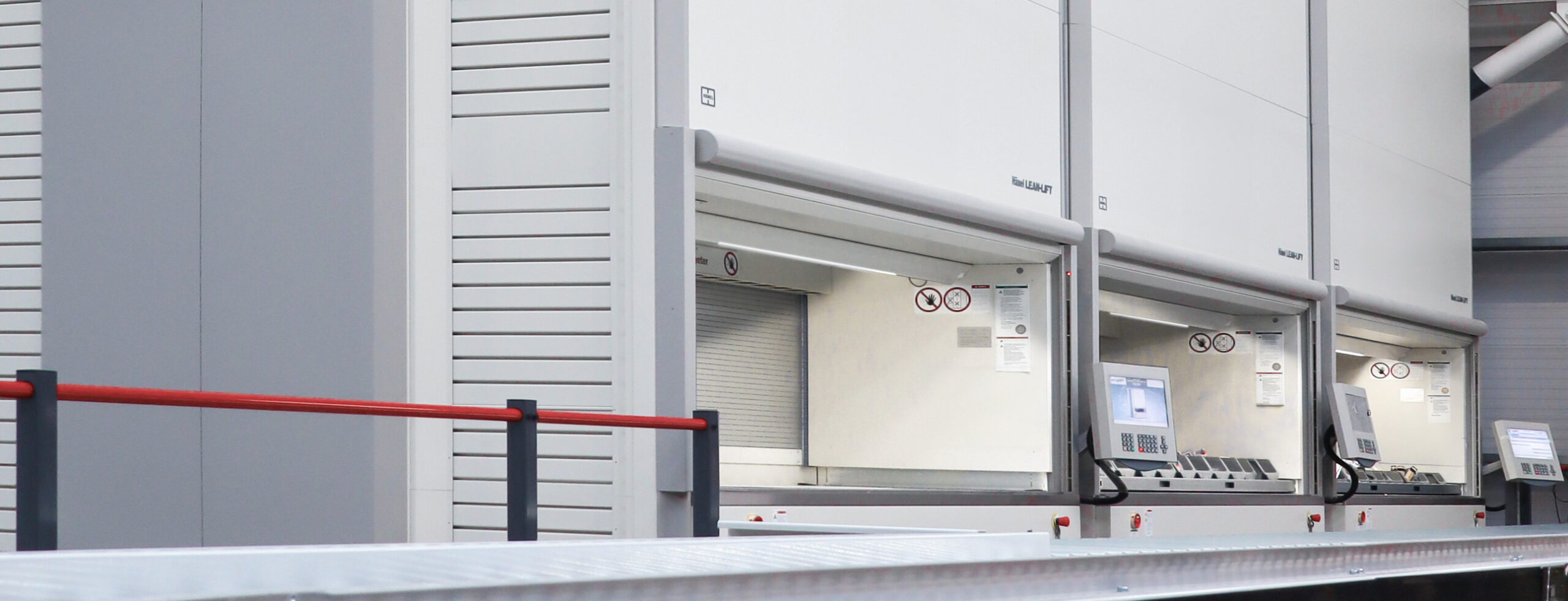 improve distribution centre efficiency with a Hanel Lean-Lift